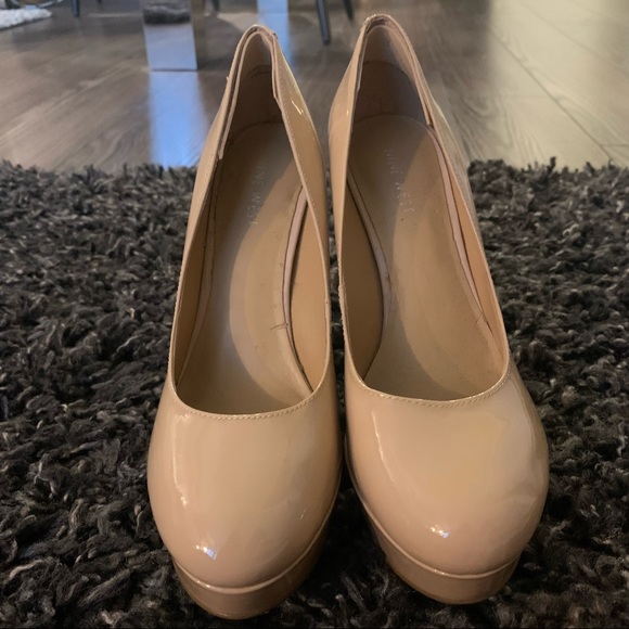 Nine West Patent Leather Pumps - Nude, 6.5 - Picture 6 of 6